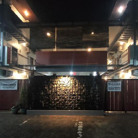 Puspiptek Residence Syariah Mitra Reddoorz Serpong Eksteriør billede
